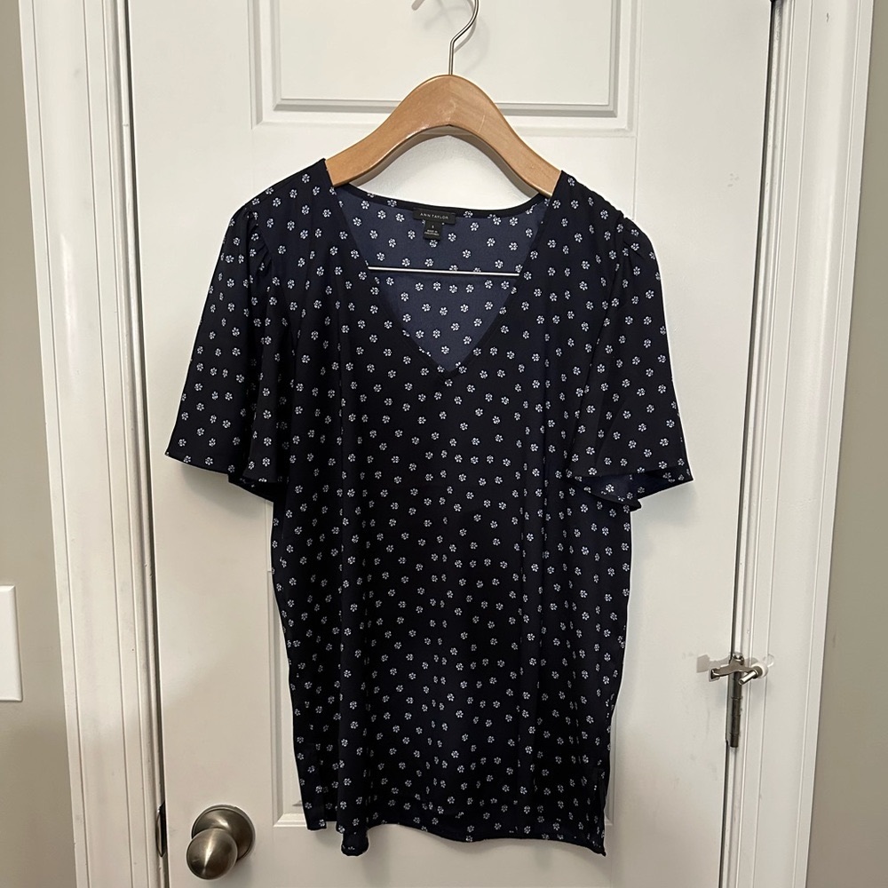 Last Chance! Ann Taylor fluttersleeve top - S